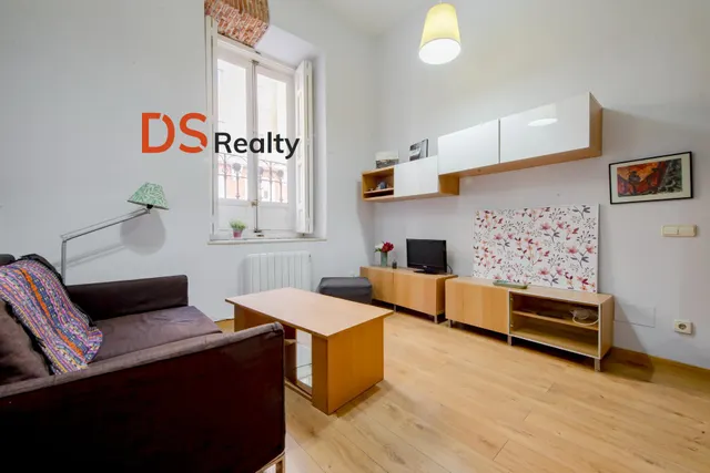 EXCLUSIVA VIVIENDA EXTERIOR Y MUY LUMINOSA CON DOS ESPACIOS INDEPENDIENTES A 30 METROS DE PLAZA DE ESPAÑA — 15