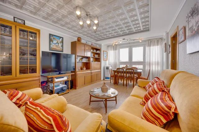 Apartamento reformado de 3 dormitorios y 2 baños a escasos 75 metros de la playa del acequión — 9