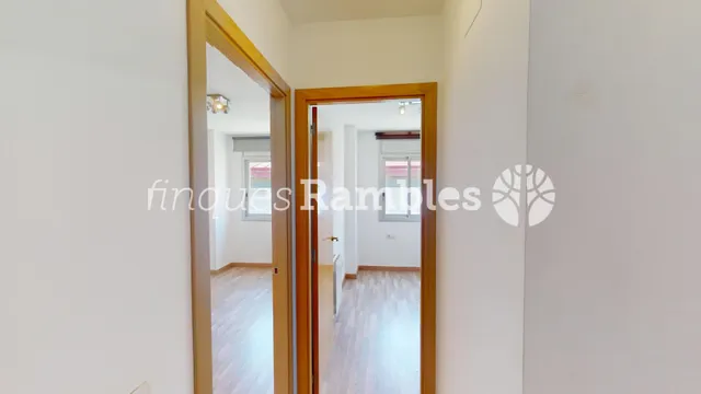 PISO PRÁCTICAMENTE NUEVO, EN LA TRANQUILA ZONA DEL BARRI SANT PERE — 7