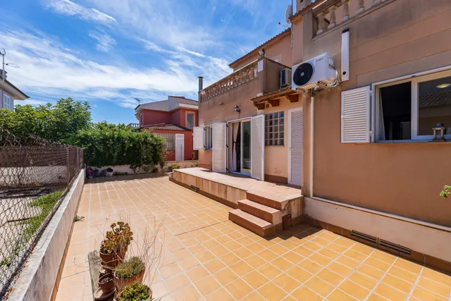 SE VENDE PAREADO EN MARRATXI — 17
