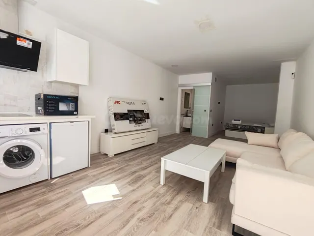 Local Convertido en Vivienda - DIVIDIDO EN DOS ESTUDIOS - foto 2