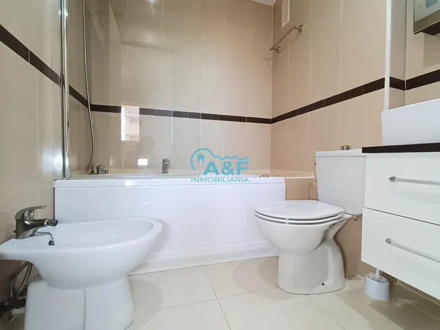 AYF INMOBILIARIA VENDE APARTAMENTO PRIMERA LINEA — 48
