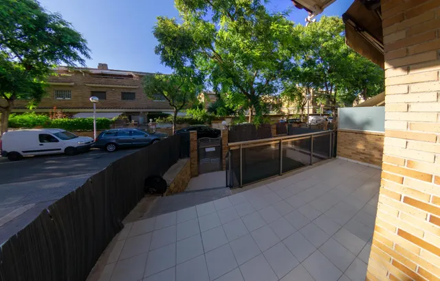 CASA ESQUINERA DE 5 habitaciones EN BARENYS — 18