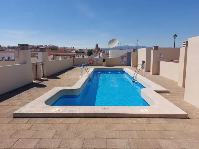 Piso céntrico de 2 dormitorios con Garaje y Piscina - foto 2