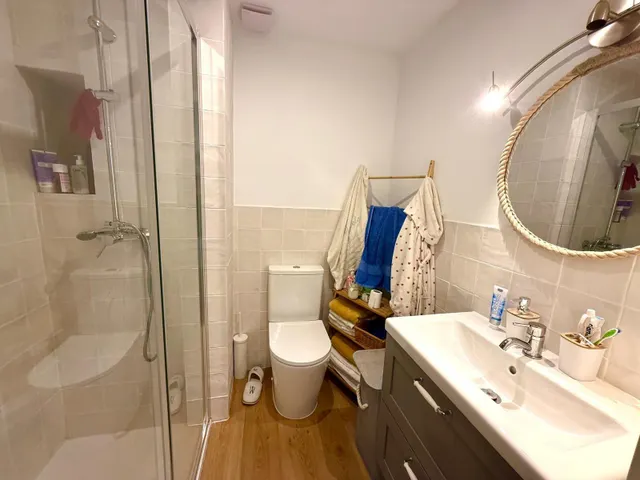 Centro San Lorenzo. Excelente piso reformado y amueblado de 3 habitaciones 2 baños se alquila. — 15