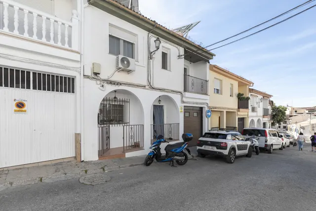 Casa Adosada De Ensueño en el Centro de La Zubia — 28