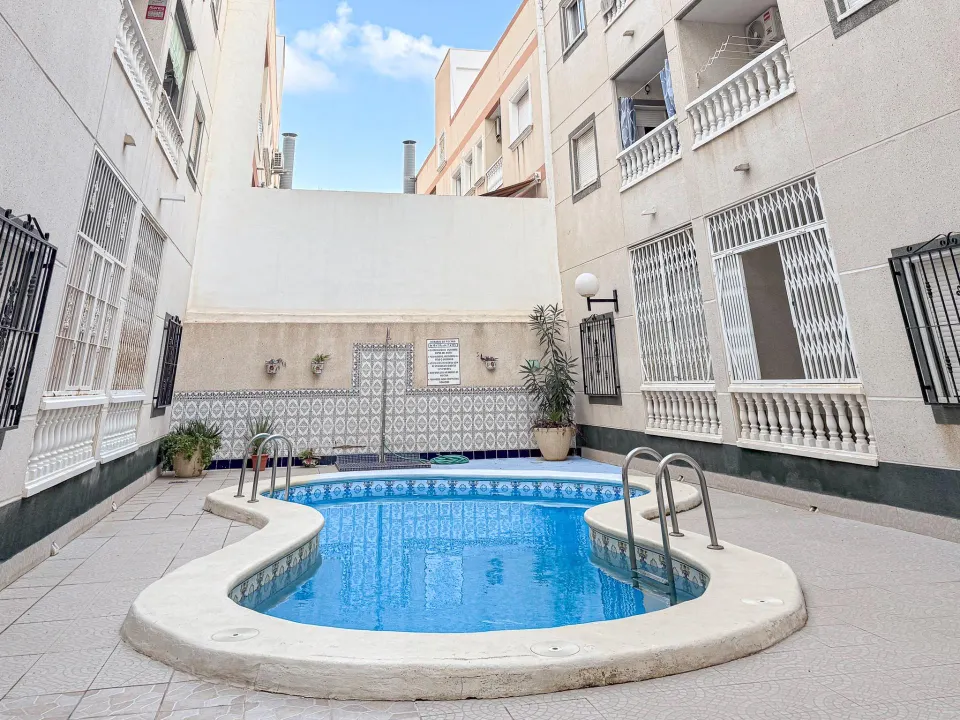 Oferta Especial! Apartamento en esquina y listo para entrar a vivir , con piscina
