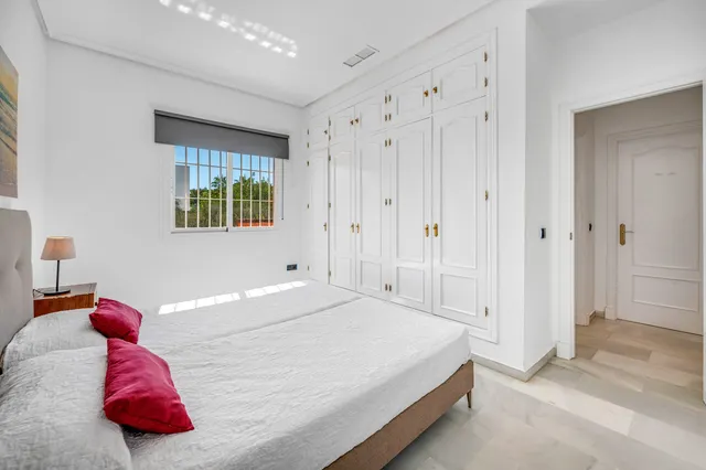 Chalet 5 habitaciones 509m² en venta - Sotogrande Costa — 28