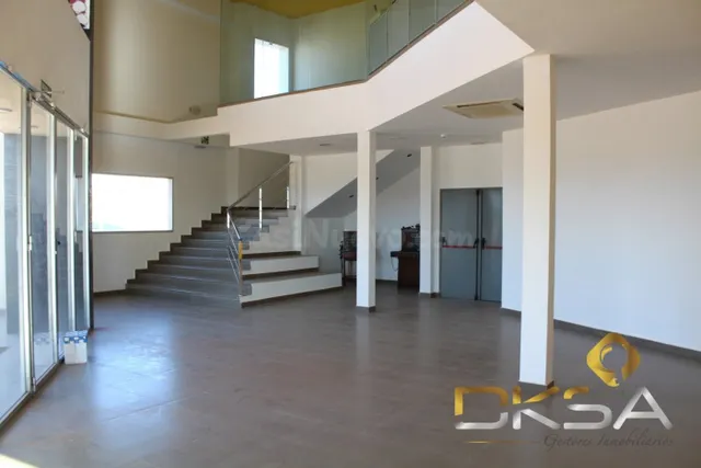 Nave con oficinas muy bien ubicada, ocasión!! - foto 3