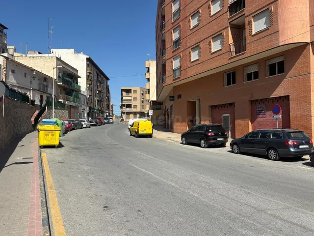Local comercial en esquina a estrenar, casi 300 m2, Avda. de - foto 4