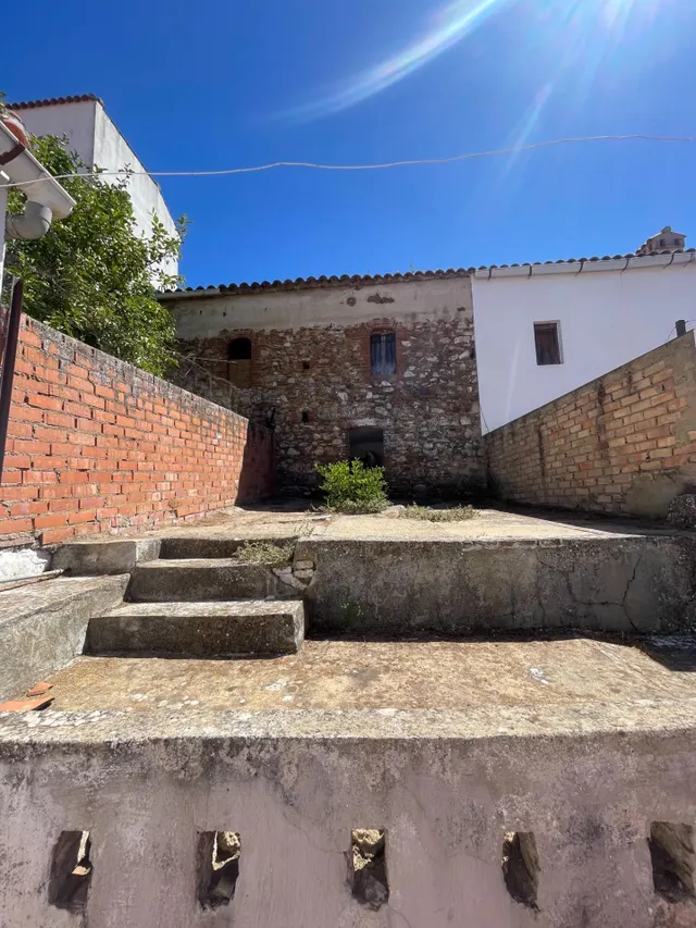 Amplia casa de planta baja con gran patio en Aroche — 38