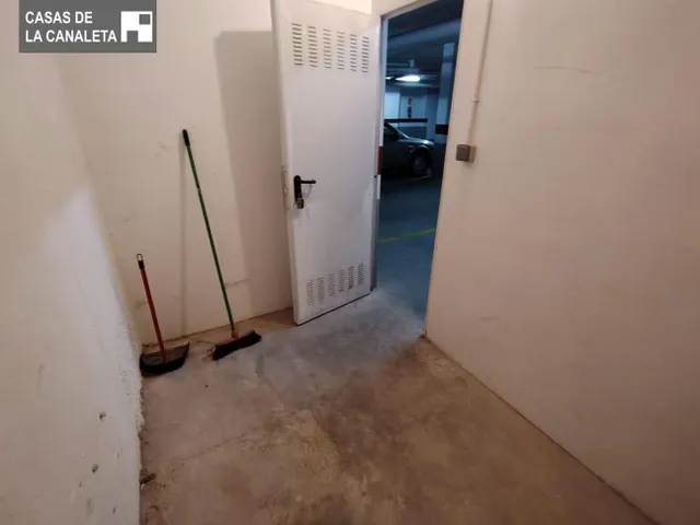 PISO CON GARAJE Y TRASTEROS AL LADO DEL PARQUE DE CABECERA — 14