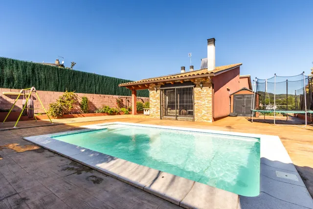 Casa amb piscina, espai i qualitat a can font – ca n’avellaneda — 12