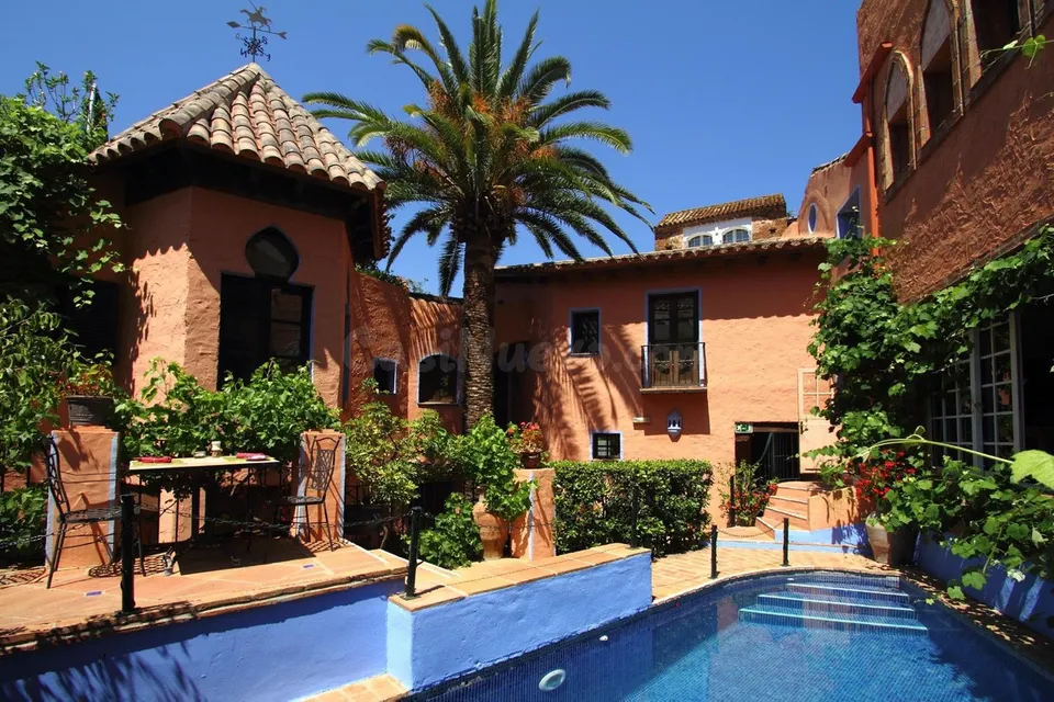 Hotel 9 habitaciones 817m² en venta - Costa del Sol