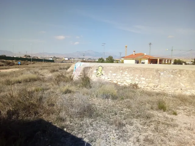 TERRENO INDUSTRIAL URBANIZABLE  EN SAN VICENTE JUNTO A AUTOV