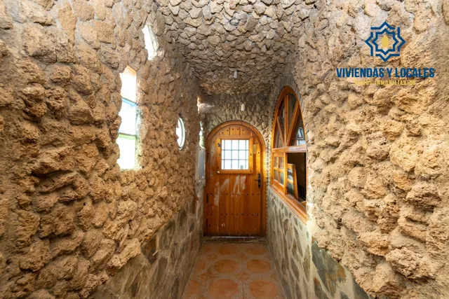 Terreno urbanizable, actualmente hay un restaurante. — 22