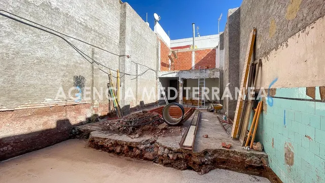 Casa de pueblo con piscina y garaje en Rafelbunyol - foto 5