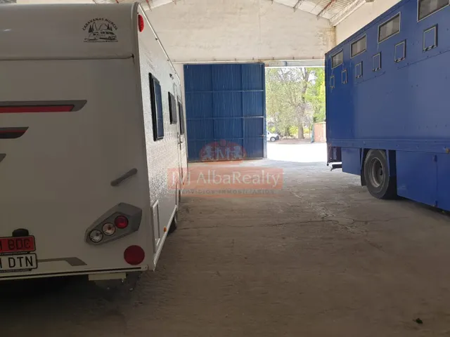 Se vende terreno en la carretera de Ayora con dos naves — 9