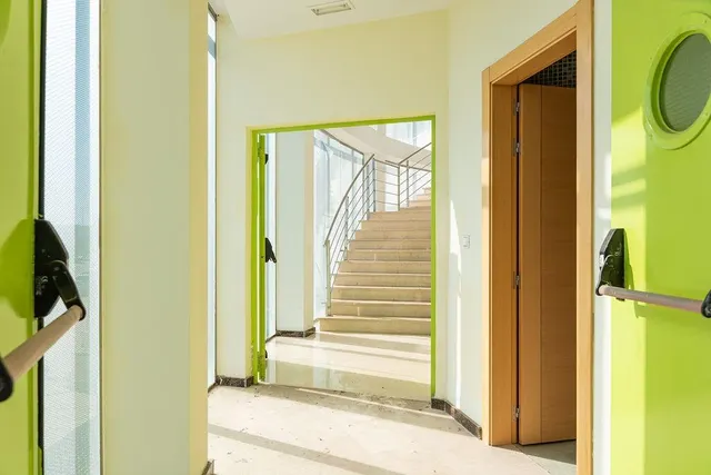 Oficina en venta en Ceuti — 5