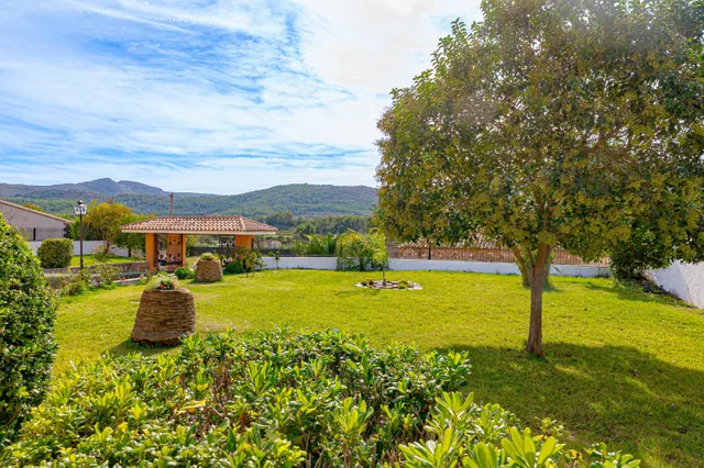 Villa mediterránea con vistas al valle a la venta en el centro de Alcalalí — 4