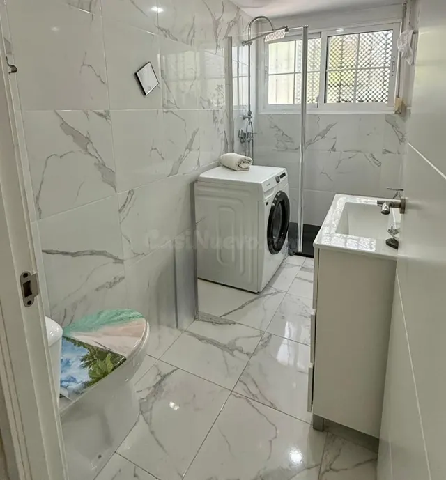 Oportunidad en Benalmádena Costa – 2 apartamentos reformados con gran terraza. — 7
