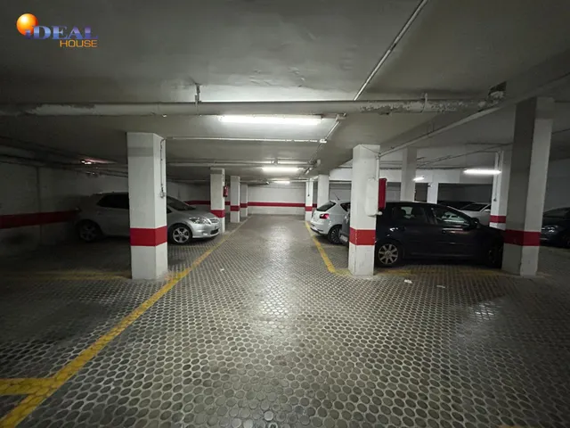 Plaza de garaje y trastero en Pajaritos — 2