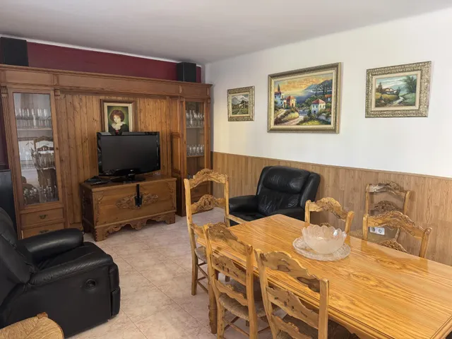 Casa con vistas, amplio espacio exterior y múltiples posibilidades en Mas Milà, Olivella — 35