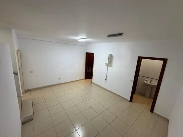 LOCAL COMERCIAL EN EL CORAZÓN DEL PUERTO - foto 3
