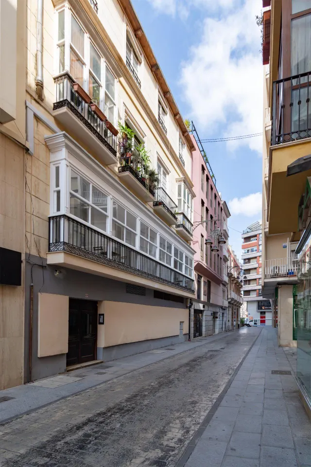En la calle del Aire, encantador piso que conserva su esencia original — 42