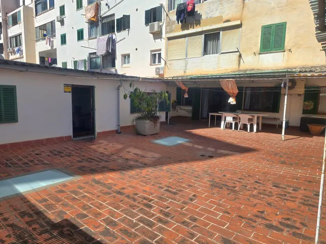 Gran piso todo exterior a  5 minutos del centro. — 13
