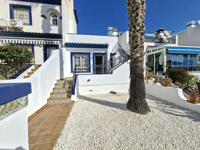 Precioso bungalow adosado ubicado en Orihuela Costa, Villama - foto 2