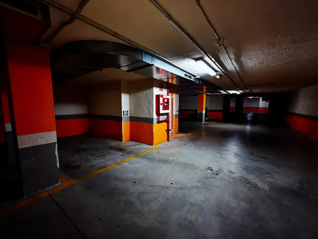 Piso con garaje y trastero — 24