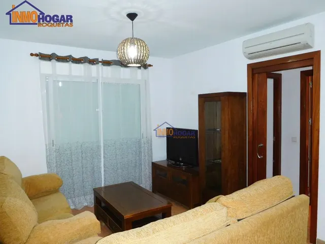 BONITO PISO EN LAS MARINAS 2 DOR ,TERRAZA ,FRENTE AL COLEGIO NUEVO. — 23