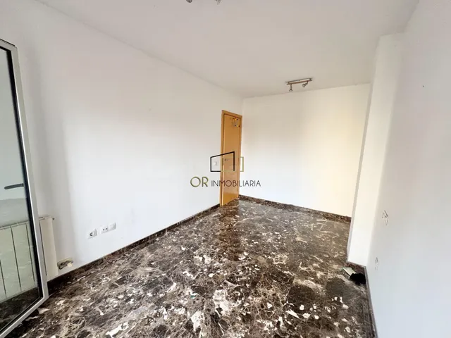 Piso de dos habitaciones, balcón y ascensor en El Vendrell - foto 3