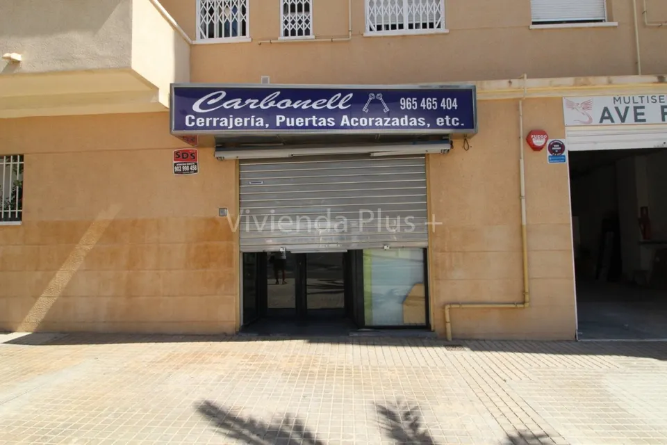 magnifico local en alquiler buena ubicación persiana automatica y alarma instalada