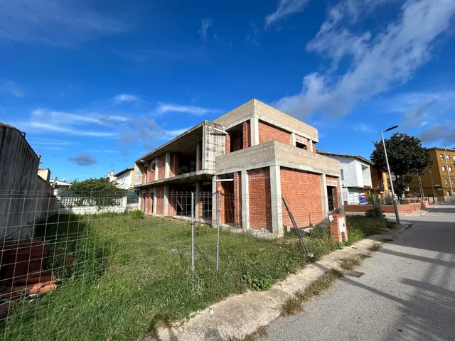 PARCELA CON ESTRUCTURA + PROYECTO BASICO y VISADO de OBRA - foto 4