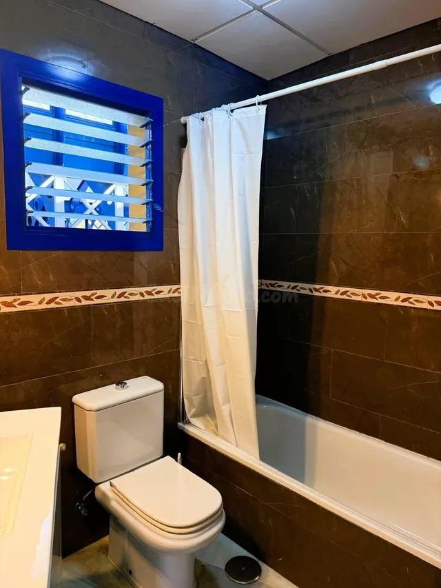 ALQUILER EN LOS CISNES -3 DORM. Y 2 BAÑOS — 4