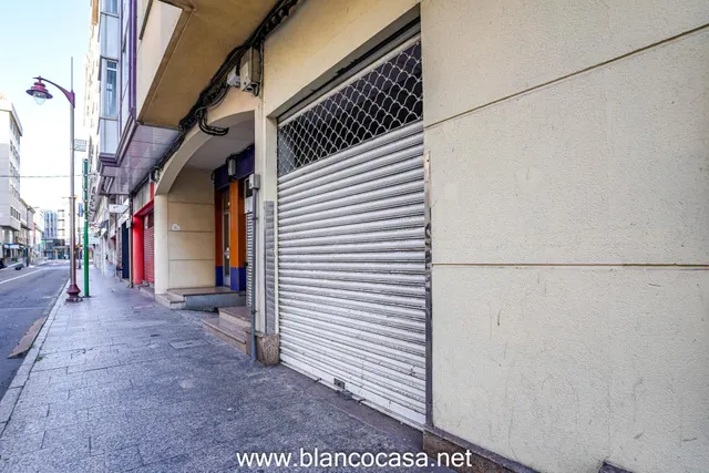 "Espacioso BAJO y SÓTANO  en el Centro de Carballo: ¡Tu Oportunidad de Negocio!" — 26