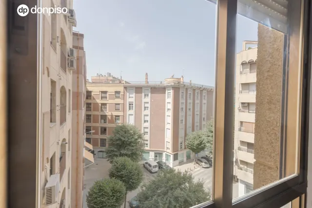 JUNTO AVENIDA ANDALUCES — 20