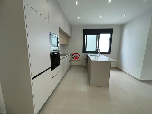 Chalet independiente de diseño con piscina privada y jardín en Heredades — 20