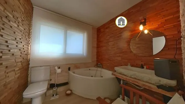 Casa reformada de tres plantas con piscina, jacuzzi, gimnasio, sauna  y vistas a parque natural — 37