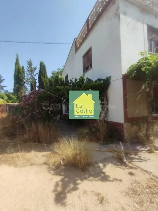 LA CASITA VENDE AMPLIA CASA CON TERRENO A 1 KM DE ALBACETE - foto 3