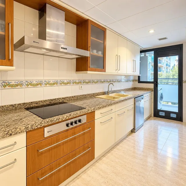 EXCLUSIVA VIVIENDA DE 135 m2 CON 3 habitaciones, GARAJE INCLUIDO Y ZONAS AJARDINADAS EN PENYA-ROJA – AVENIDA DE FRANCIA — 12