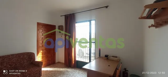 Casa con terreno y nave, LA ESCUCHA — 30