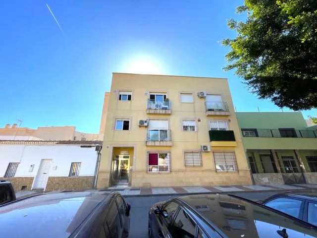 ¡Oportunidad Única en el Centro de Roquetas de Mar VIVIENDA 