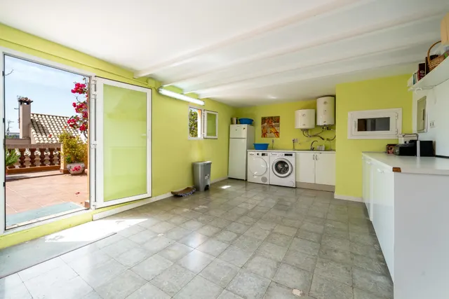VENTA PISO CON TERRAZA — 27