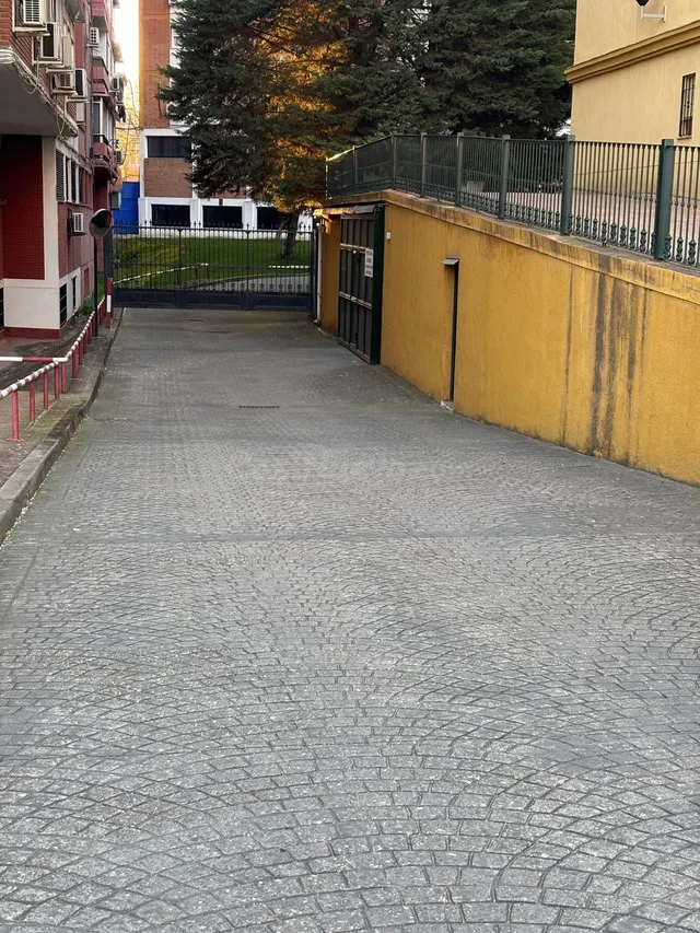 ¡¡ PLAZA DE GARAJE EN AVENIDA DE CARLOS III !! - foto 4