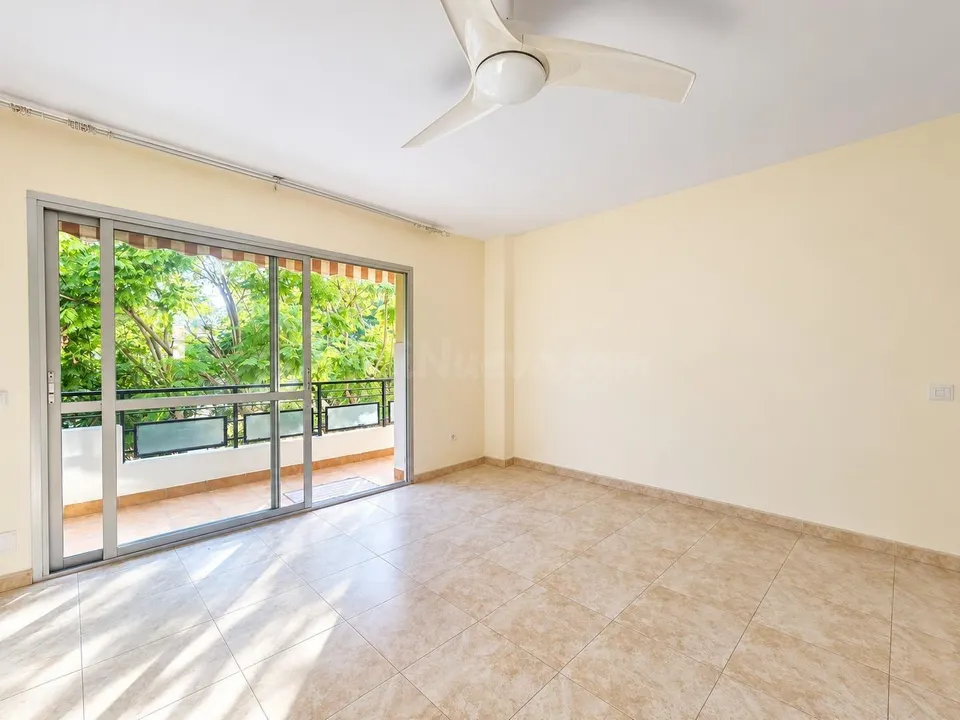 Piso luminoso de 3 dormitorios con terraza en Avenida de Mijas, Fuengirola