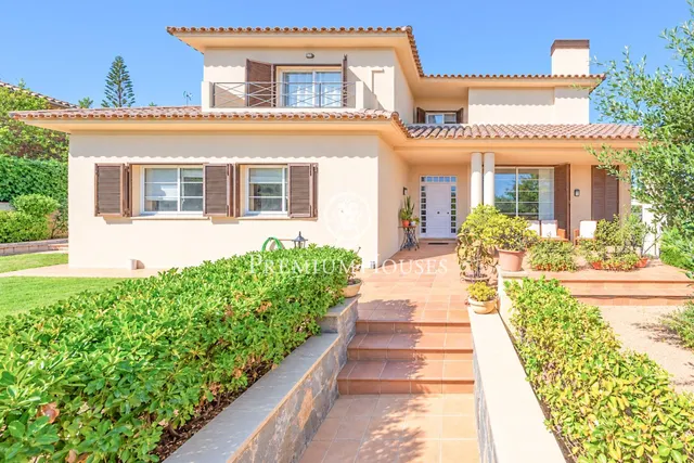 Casa con jardín y piscina en L'Aragai — 33