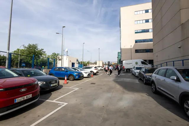 Oficina en venta en Avenida de la Albufera 323, Madrid — 40